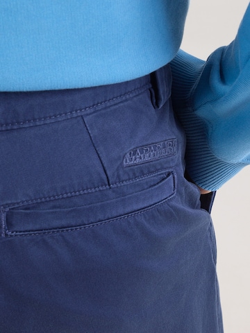 NAPAPIJRI Štandardný strih Chino nohavice 'LOTTE' - Modrá