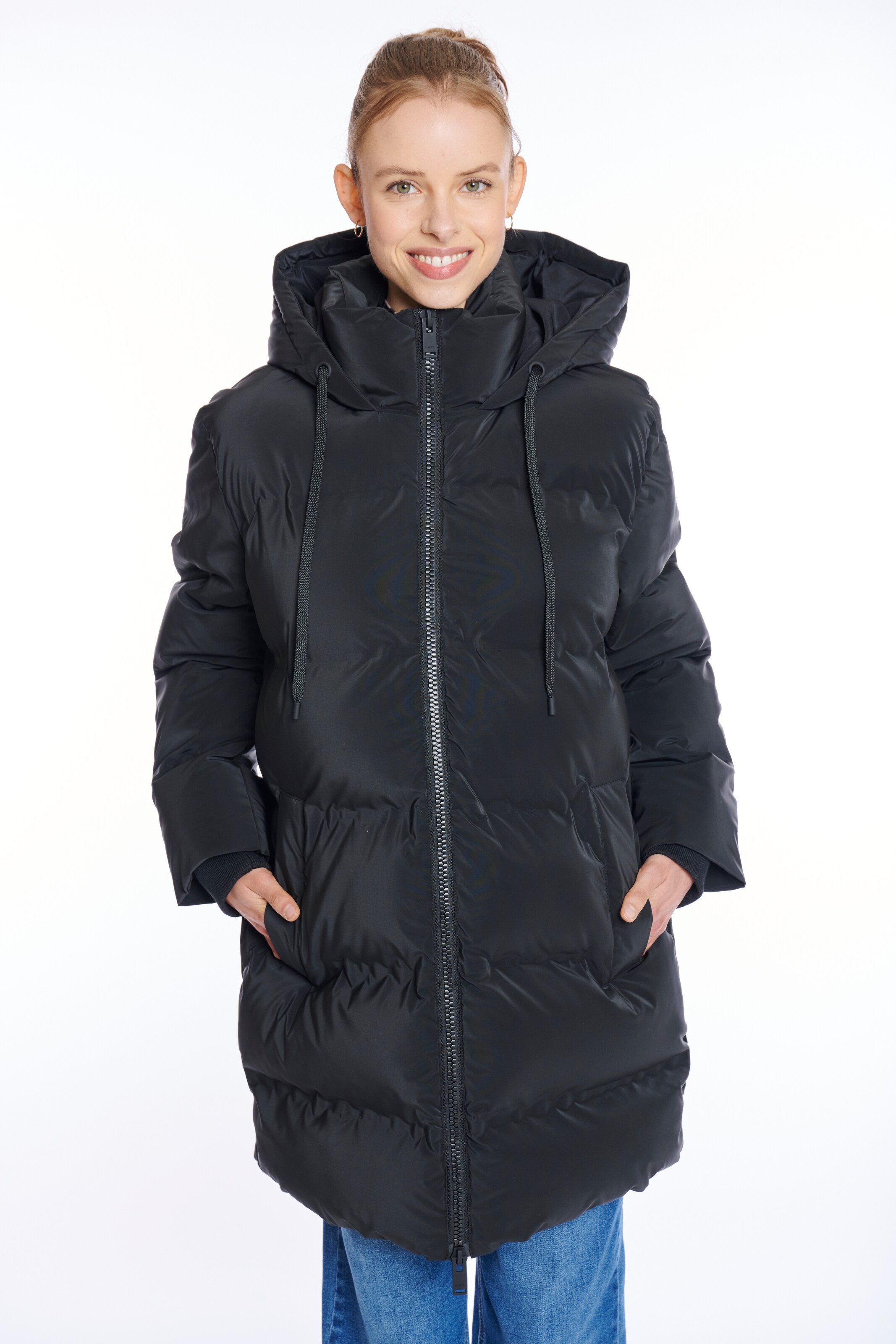 Hailys Winter Coat in Black: front