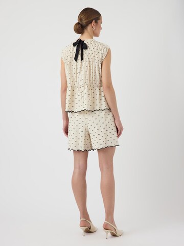 Top 'YASDobby' di YAS in bianco