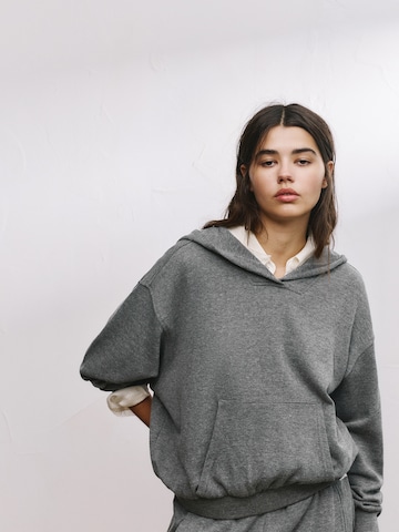 Pull&Bear Trui in Grijs: voorkant