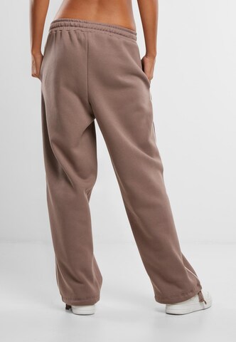 Karl Kani Loose fit Trousers in Brown