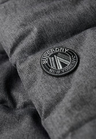 Veste de sport 'City Chevron' Superdry & Co en gris
