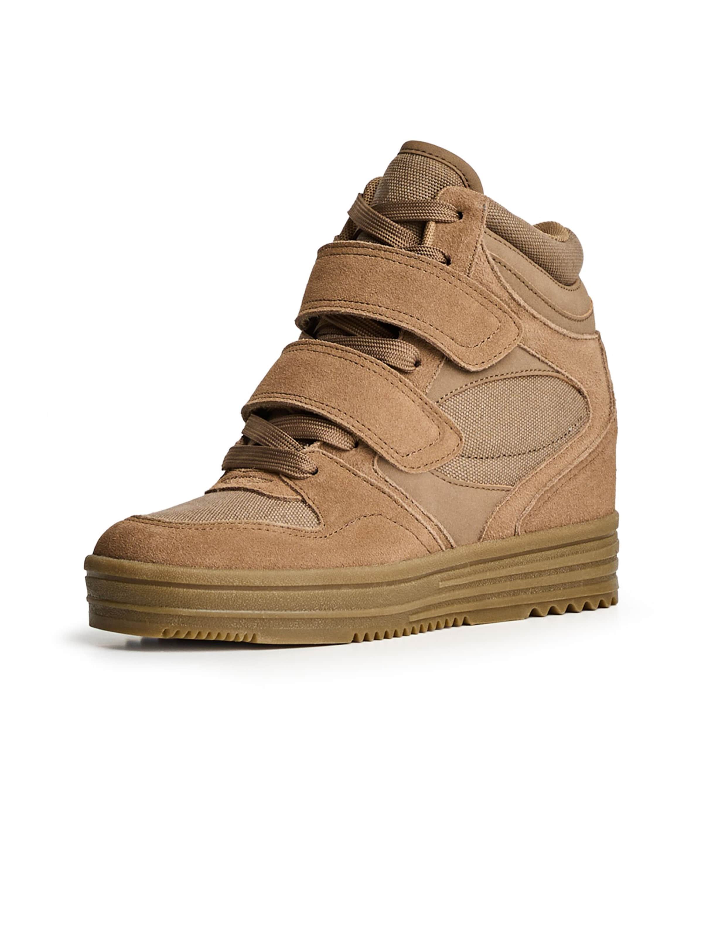 Bershka High-top trainers in Brown: front