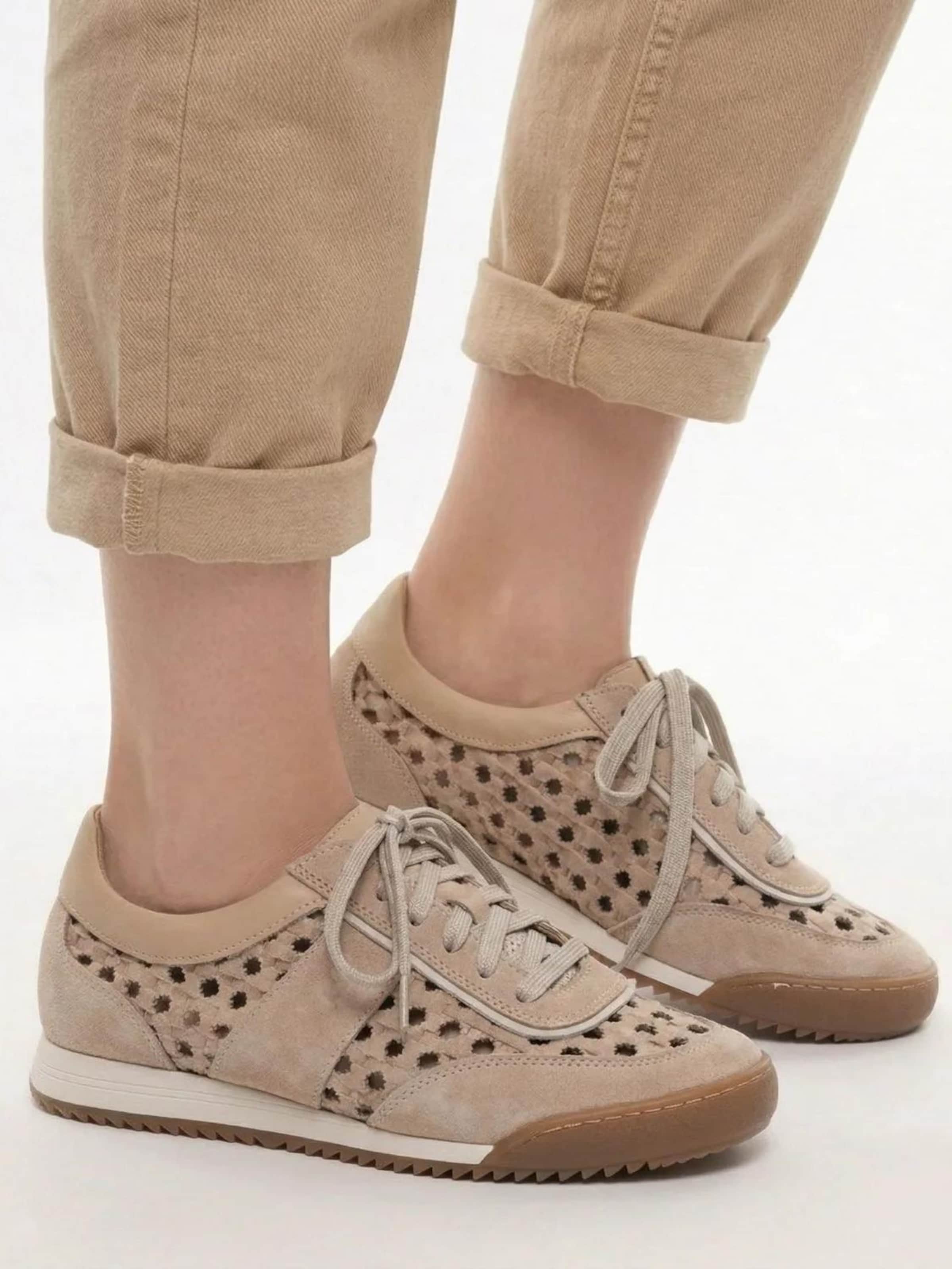 Maciejka Sneakers laag in Beige: voorkant