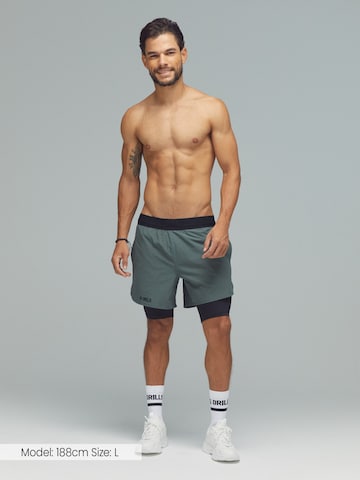 DRILLS Apparel Regular Sportbroek 'RECREATION 2-in-1 Shorts' in Groen: voorkant
