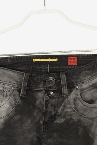 QS Jeans 24-25 x 32 in Grau