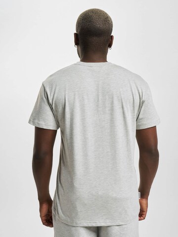 Unfair Athletics Shirt in Grau