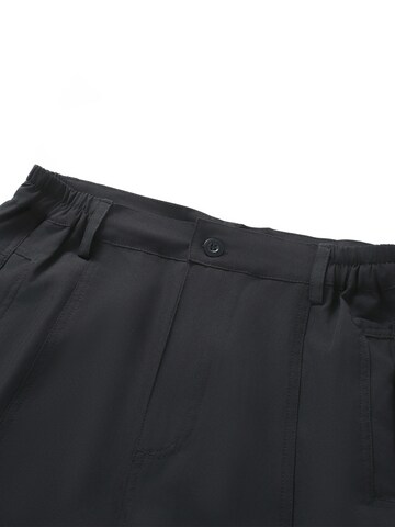 YOUTHUP Regular Cargo Pants in Black