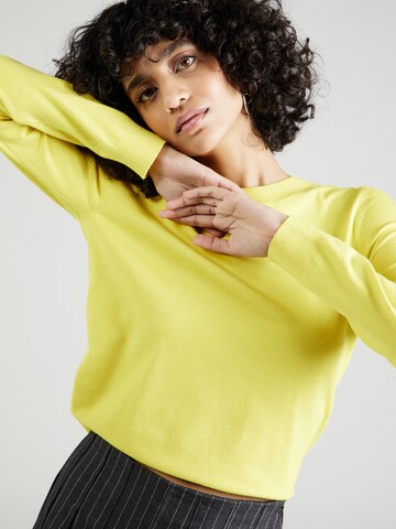 s.Oliver - Pullover em amarelo