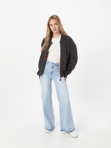 Monki T-Shirt in Weiß