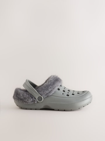 Next - Zuecos en gris