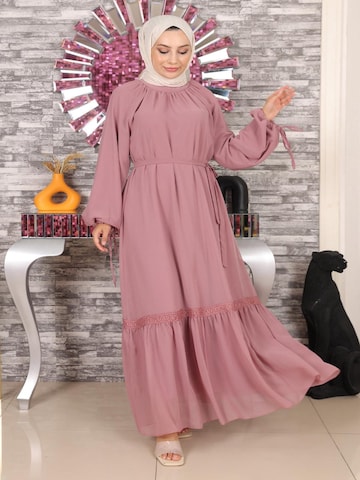 MODAMIHRAM Dress in Pink: front