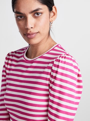 PIECES - Camiseta 'Ruka' en rosa