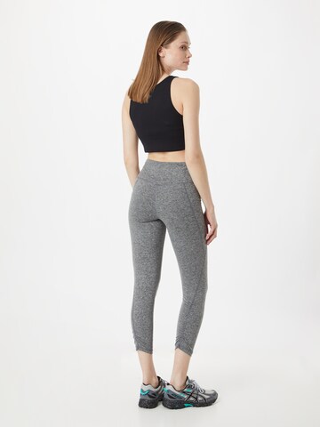 Skinny Pantaloni sportivi di Marika in grigio