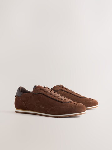 Sneaker bassa di Next in marrone