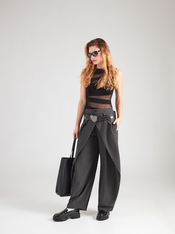 ABOUT YOU Rövid body 'Darina' - fekete