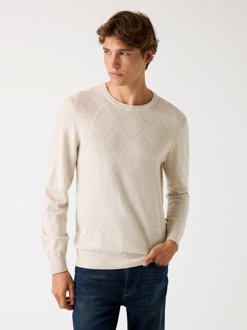 GUESS Sweater in Beige: front