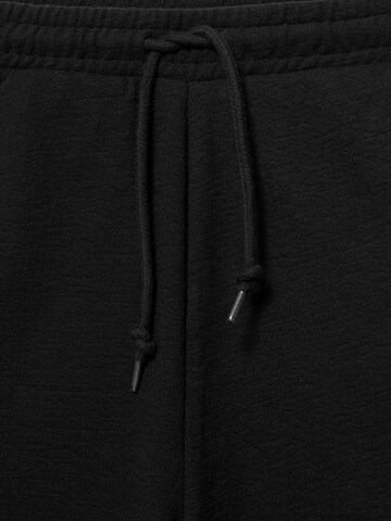 Pull&Bear Loosefit Nadrág - fekete