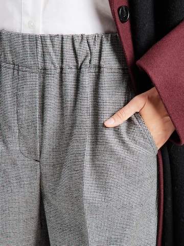 Weekend Max Mara Regular Pantalon 'Hateley' in Zwart
