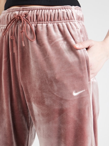 Nike Sportswear Дънки Tapered Leg Панталон в червено