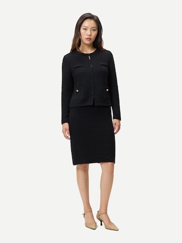 GOBI Cashmere Neuletakki 'Textured Knit Cashmere Jacket-Style Cardigan' värissä musta