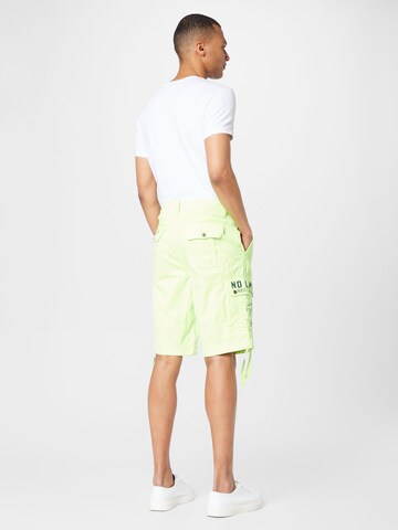 Regular Pantaloni de la CAMP DAVID pe verde