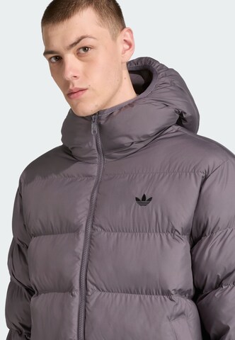 ADIDAS ORIGINALS - Chaqueta de invierno 'Commercial' en gris