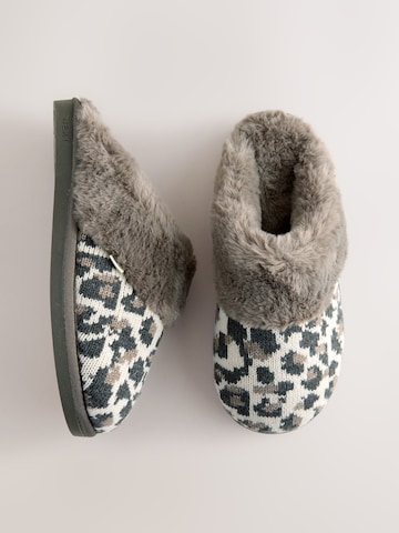 Papuci de casă de la Next pe gri
