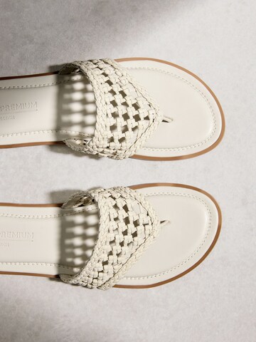 Infradito di Next in bianco