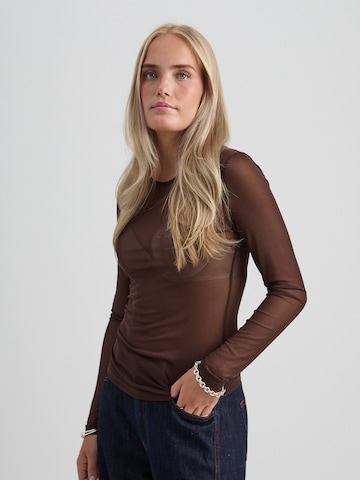 Haut 'Dajana' minus en marron : devant