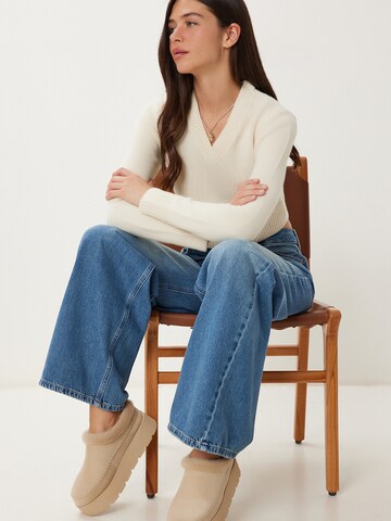 Happiness İstanbul Sweater in Beige