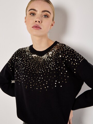 Pull-over ' ' Apricot en noir : devant