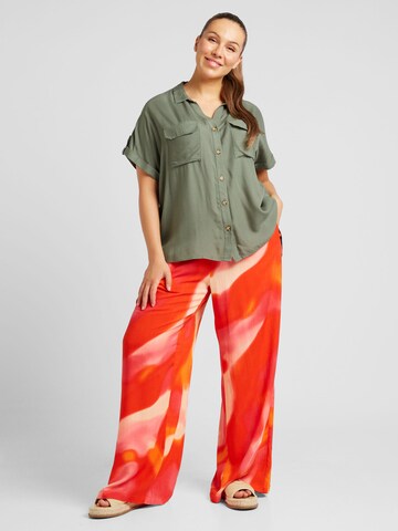 Camicia da donna 'VMCBUMPY' di Vero Moda Curve in verde