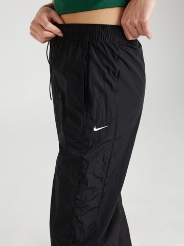 Nike Sportswear Loose fit Trousers in Black