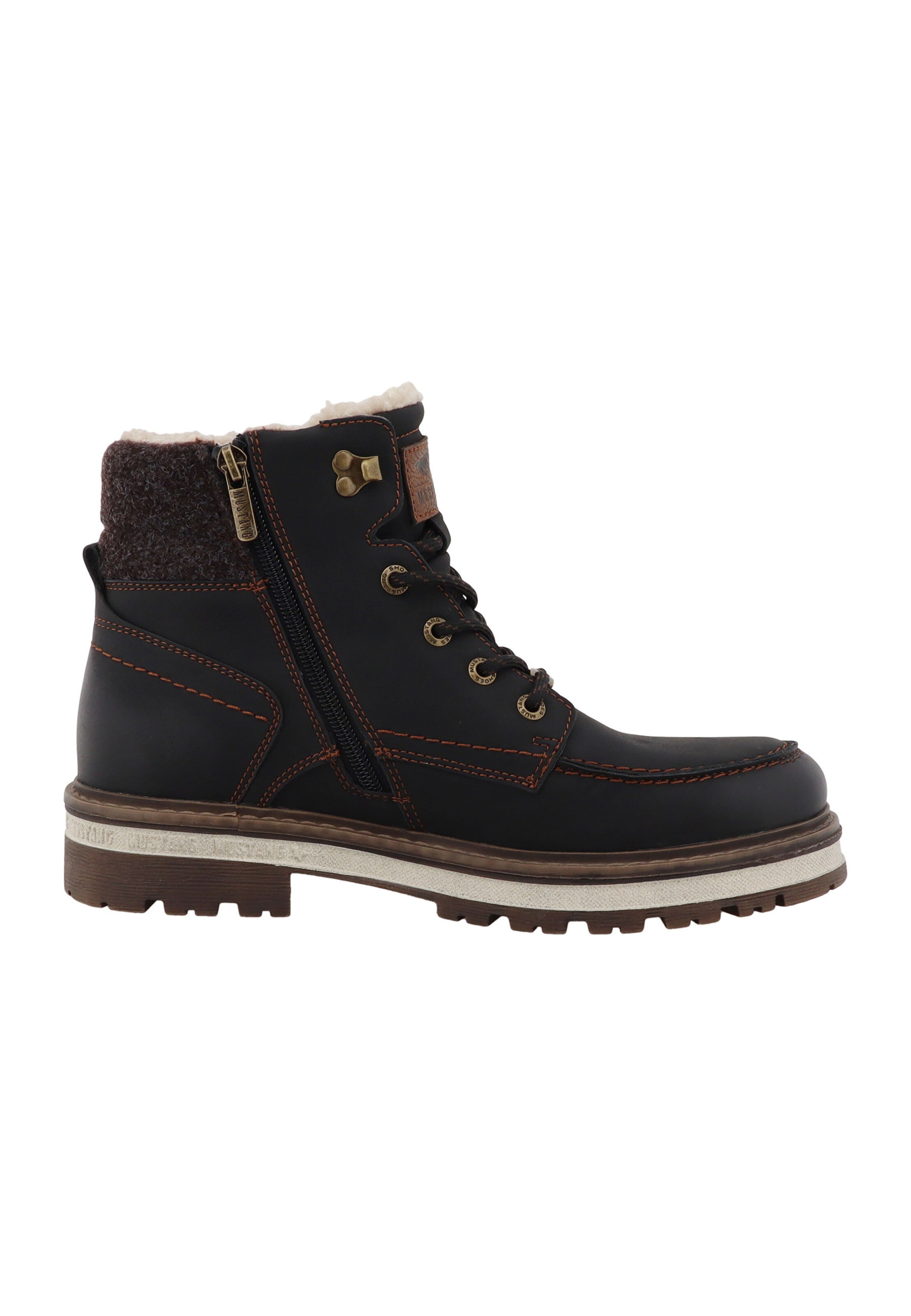 MUSTANG Snow Boots in Black