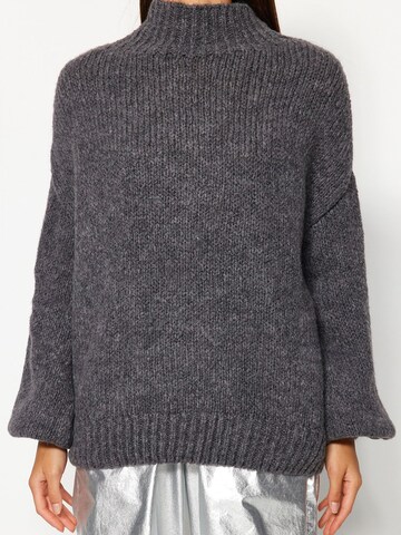 Pull-over Trendyol en gris