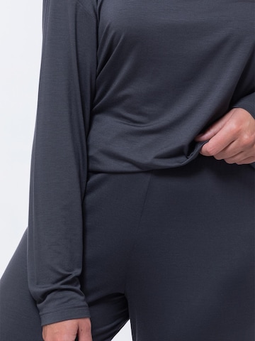 Mey Pyjama 'Pure Chic' in Grau