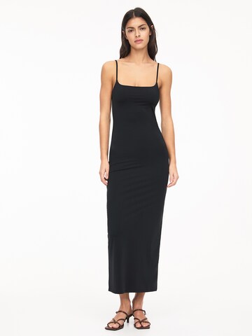 Pull&Bear Dress in Black: front