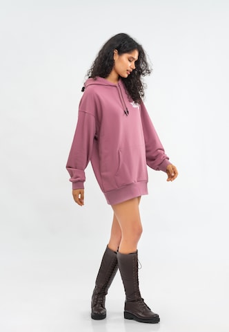 Tom Barron Sweatshirt in Roze