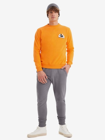 WESTMARK LONDON Sweatshirt 'Destination' in Oranje