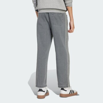 ADIDAS ORIGINALSLoosefit Traperice - siva boja