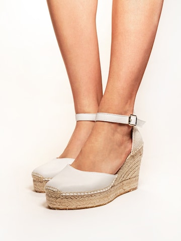 Alhamas - Zapatos destalonado 'Alpargata Cuña 10 cm' en blanco: frente
