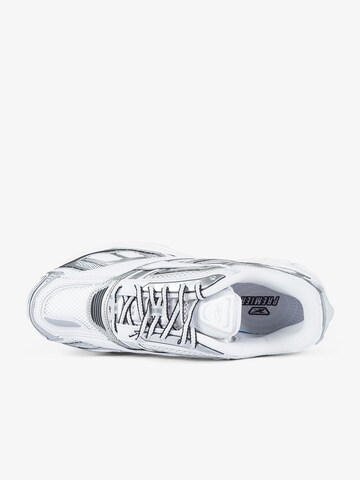 Sneaker bassa di Reebok in argento