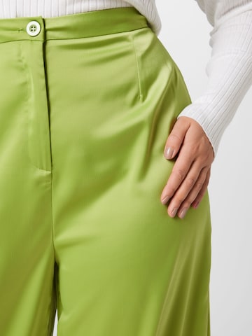 Nasty Gal Plus Wide leg Pleat-front trousers in Green