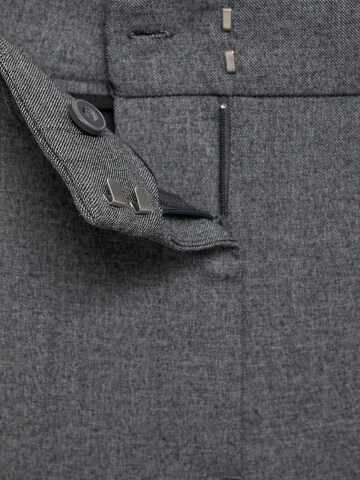 MANGO Regular Pantalon 'CARLOSW' in Grijs