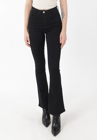 Elara Flared Jeans in Schwarz: Vorderseite