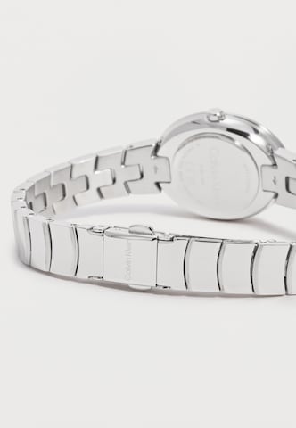 Calvin Klein - Reloj analógico 'TWISTED BEZEL' en plata: lado