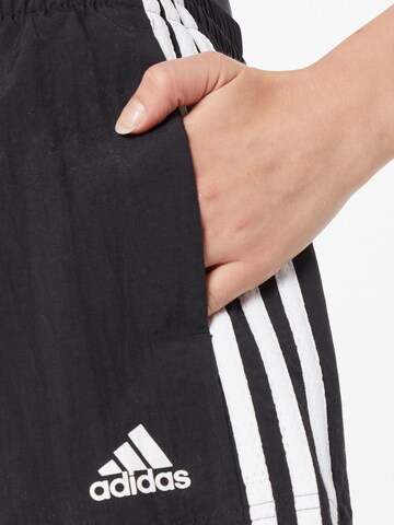 ADIDAS SPORTSWEAR Regular Sportshorts in Schwarz