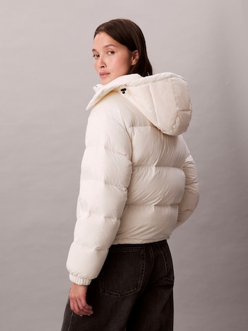 Calvin Klein Jeans Overgangsjakke 'ESSENTIAL' i hvid