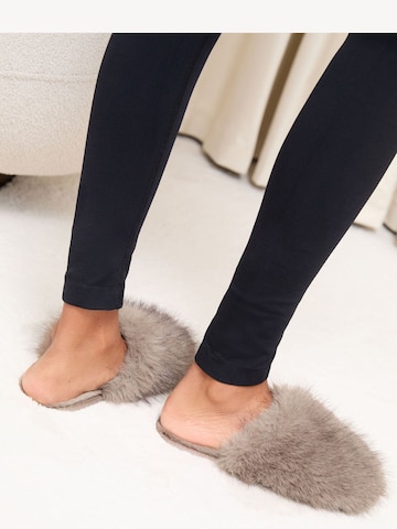 Lipsy Toasuss, värv pruun: eest vaates